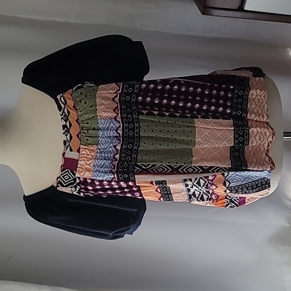 Anthropologie Maeve Pathwork look top with puff sleeves. Size Medium